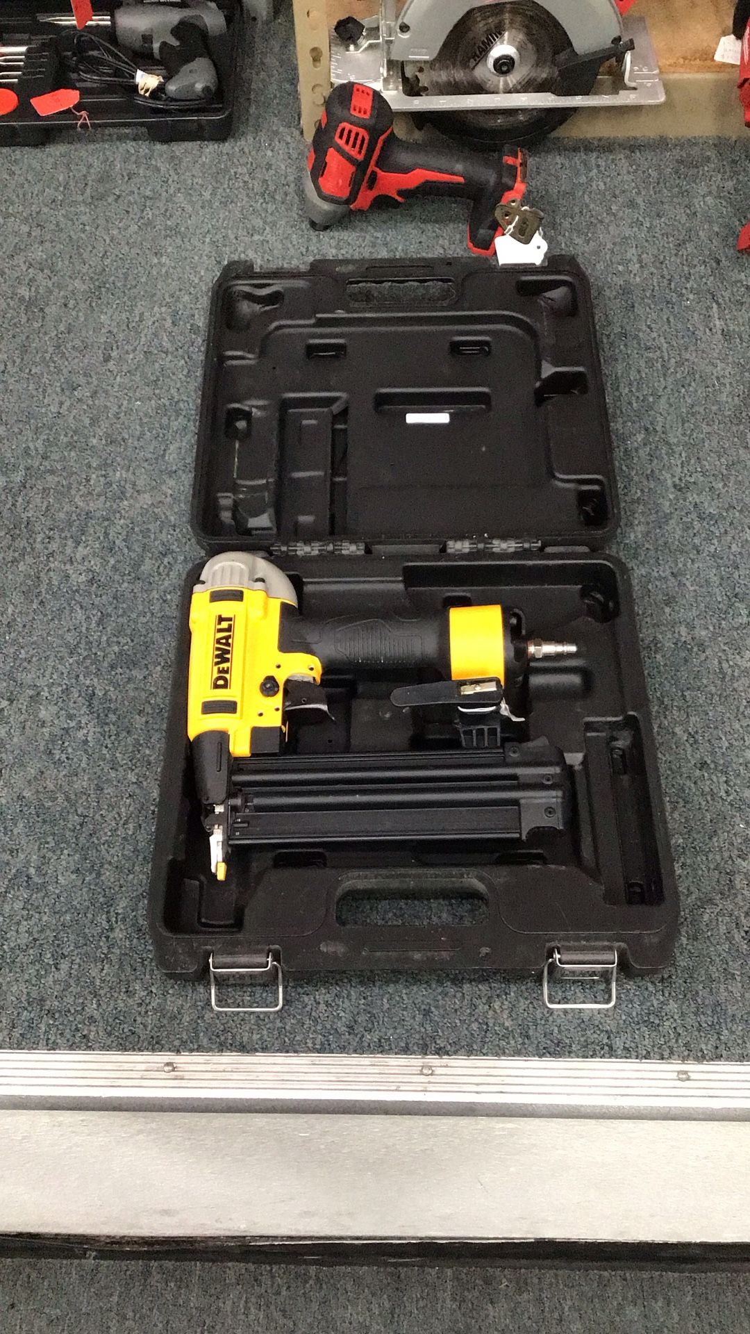 Dewalt 18 Ga Brad Nailer Pneumatic