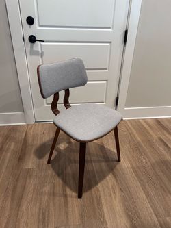 Red Barrel Studio’s Mid-Century Modern Dining Chair