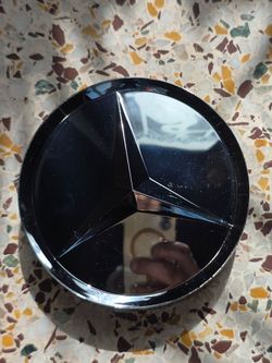 Mercedes hubcaps