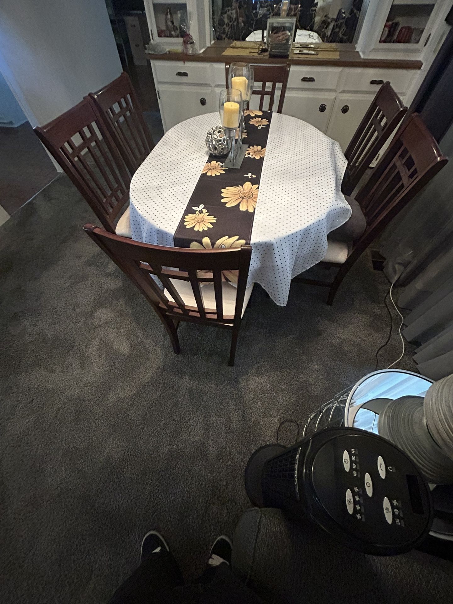Round Dining Room Table With Chairs