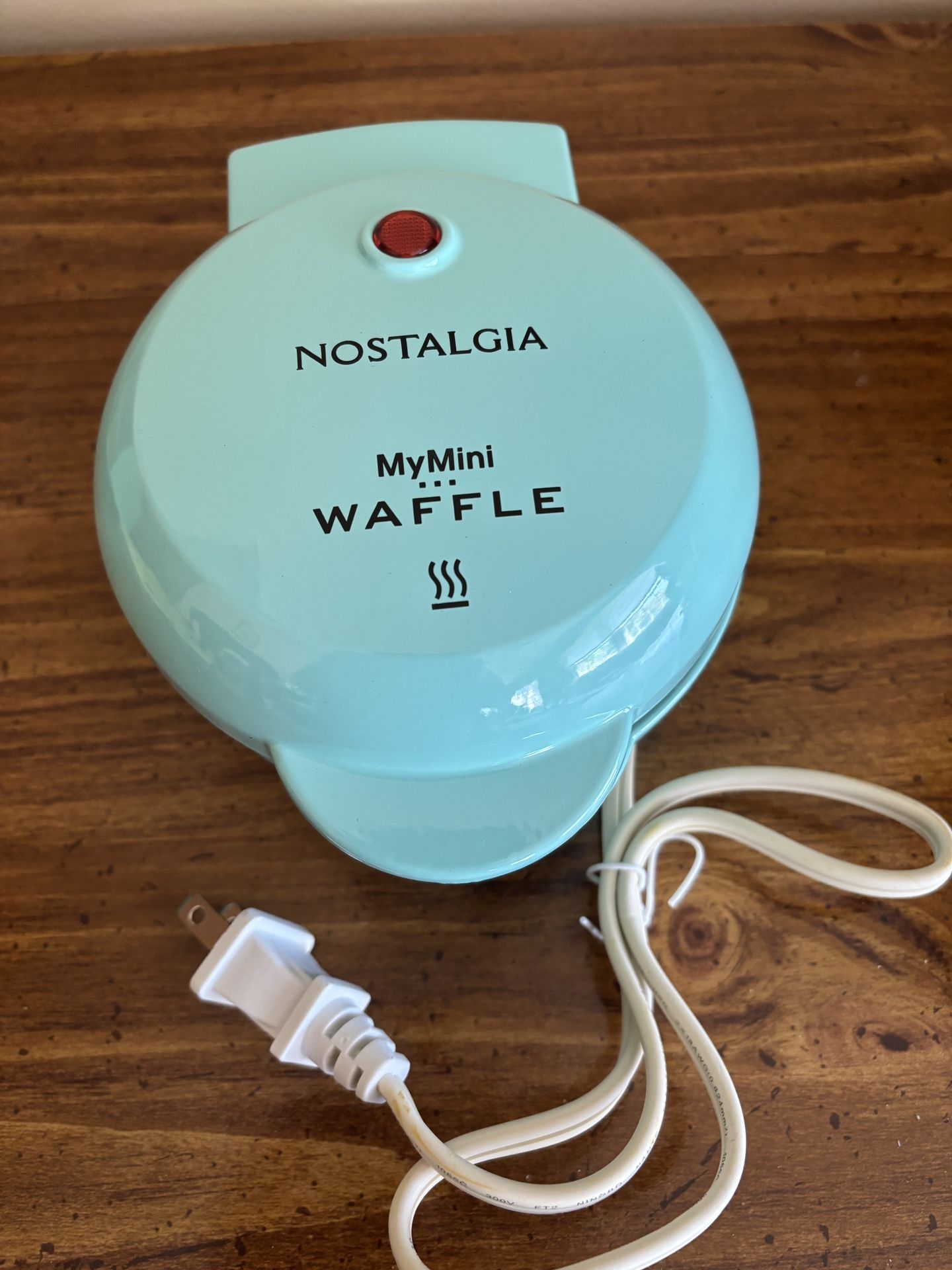 Nostalgia MyMini Personal electric waffle maker compact 5 inch non-stick - New!