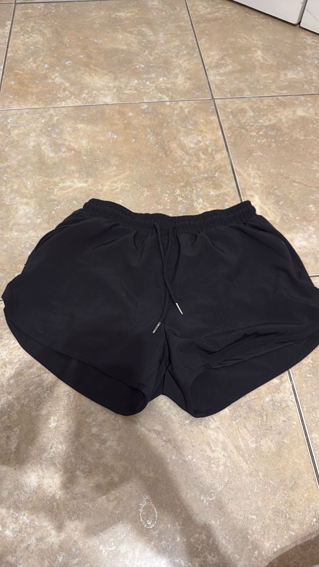 Black workout short