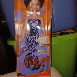 Vintage 2002 Holloween Glow Barbie