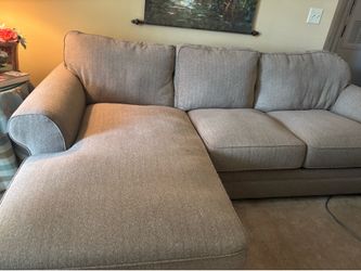 Very nice sectional Couch