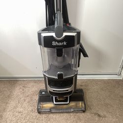 Shark UV725 Navigator Lift-Away with Self Cleaning Brushroll Upright Vacuum with HEPA Filter