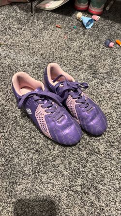 Soccer cleats