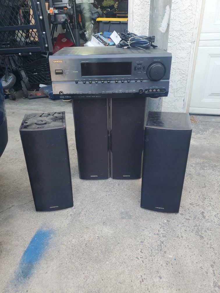 onkyo hometheater good conditions $80