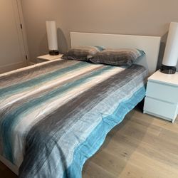 Queen bed with mattress, nightstands and desk