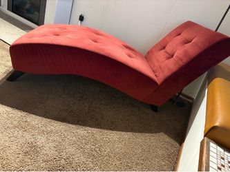 Chaise chair (great condition)