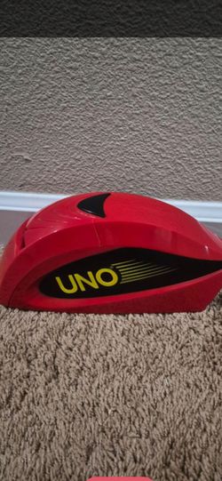 UNO Attack Automatic Card Launcher Game.