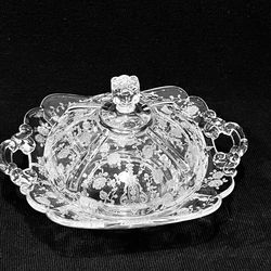 Vintage 1940’s Cambridge Glass Rose Point Etched Lidded Butter Dish 7”-5”