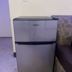 Mini freezer fridge