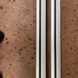 BMW X3 cargo rail with 2 keys