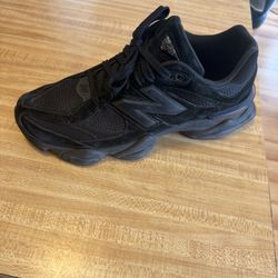 NB’s Triple Black 9060