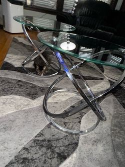 Living room tables and pair of lamps