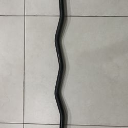🔥🏋️‍♂️🔥 New 47” Curl Bar with easy on spring clips clamps for 1” hole standard weight plates
