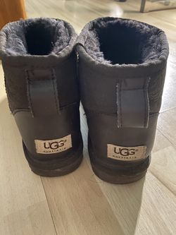 UGG Brown Boots. Size 6
