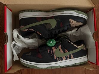 Nike Dunk Low Camo Low-Top Sneakers