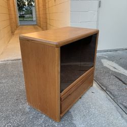 Furniture $35 🎈🎁 Tv Stand, House Furniture, House Organization, Business, Good Deals, Office, Business, General, Bedroom Furniture, Kids And Baby,
