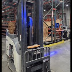 Warehouse forklift | Crown RD5725