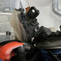 2009 Honda Fit Headlights L R