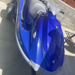 Beautiful 2005 Yamaha VX110 Deluxe Ski For Sale