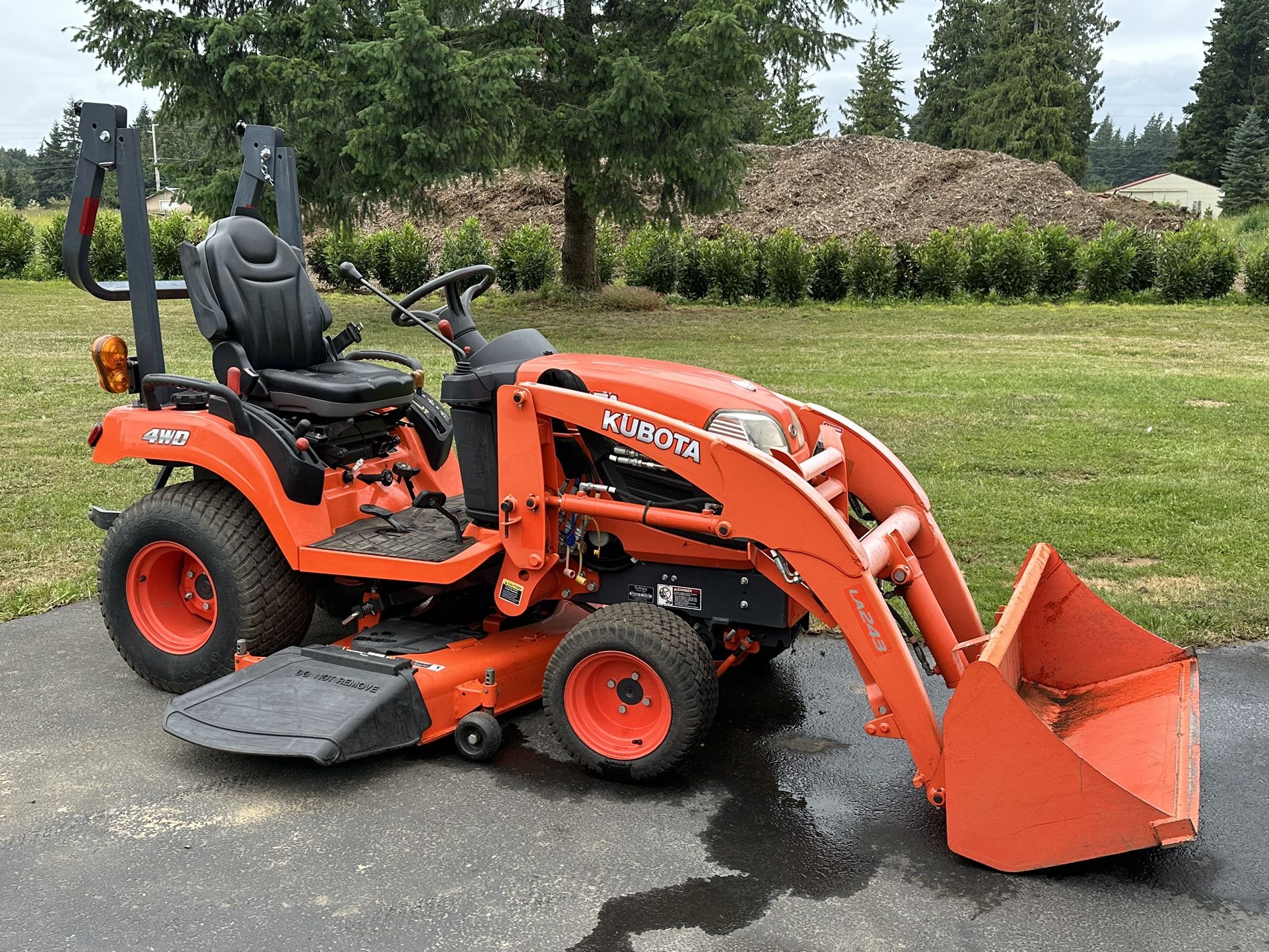 2014 Kubota BX2370 4x4 Tractor w/ mowing deck