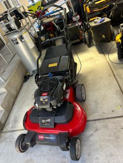 Toro TimeMaster 30-in Gas Self-propelled Lawn Mower with 223-cc Briggs and Stratton Engine