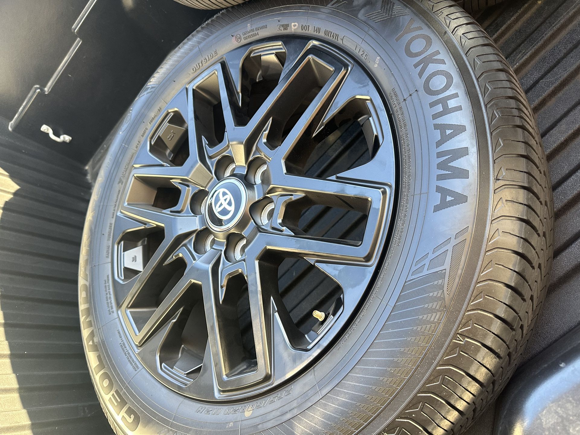 2025 Tundra Wheels&Tires 20” Gloss Black