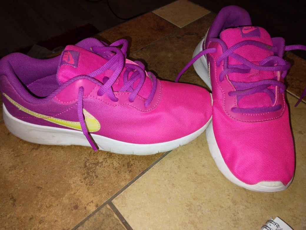 Nikes Sz6 Youth 