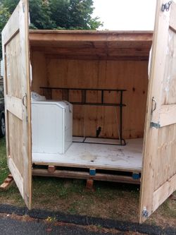 Storage container