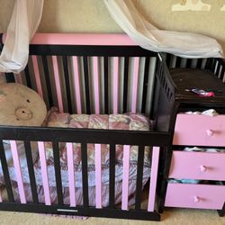 4 In 1 Convertible Crib