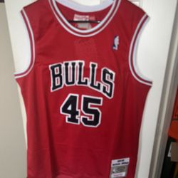 Chicago Bulls red Michael Jordan jersey Size XL