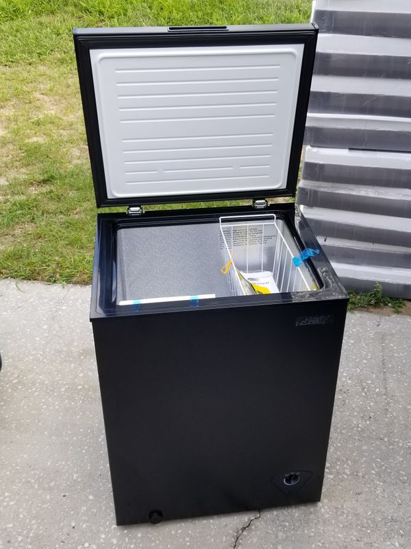 Freezer chest deep freezer 5 cubic feet for Sale in Minneola, FL - OfferUp