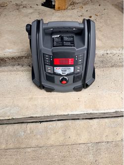 Schumacher SJ1332 (1200 Peak Amp 6-in-1 Portable Power Station / Jump Starter with 150 PSI Air Compressor