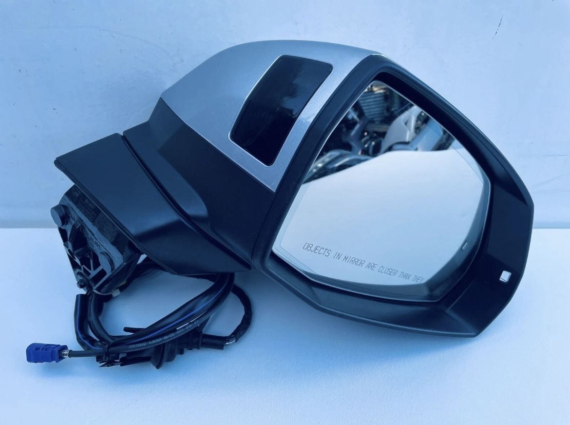 2017-2019 AUDI Q7 RIGHT PASSENGER SIDE VIEW MIRROR WITH CAMERA OEM