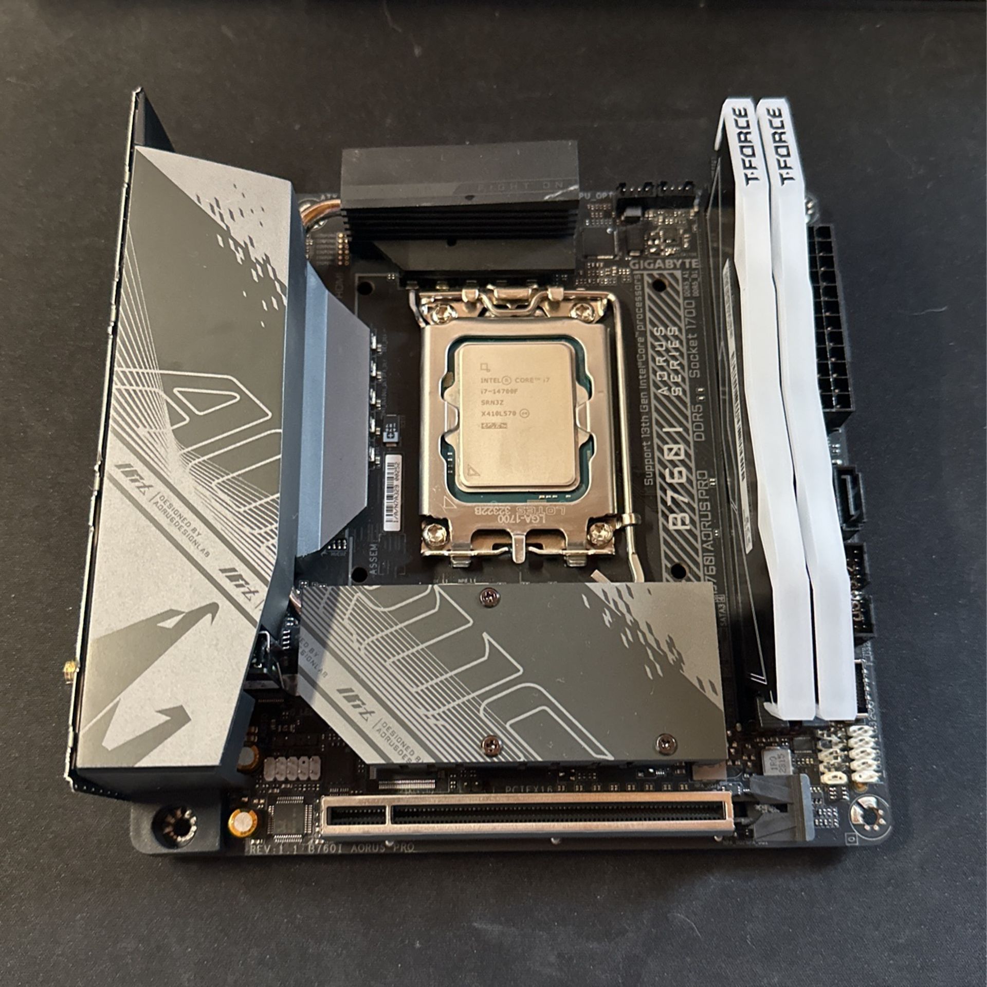 i7-14700F, B760I AORUS ITX, 32GB DDR5