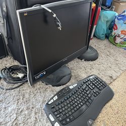 View Sonic Computer Screen & Logitech Keyboard 