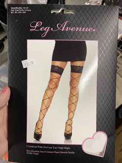 Lace thigh high black