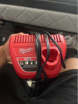 Milwaukee M12 Charger