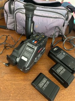 Untested Vintage Minolta Master VHS-C Camcorder