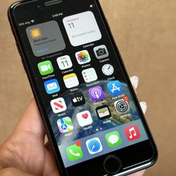 iPhone 8 64gb (Black) Fully Unlocked 