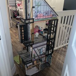 Doll House 4 Floors 