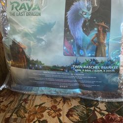 Twin Raschel Blanket 