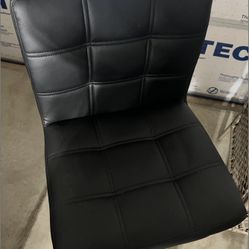 New Bar Stool Set $65