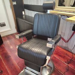 AGS Modern Barberchair