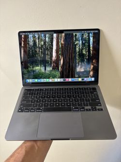 MacBook Air M2 2022