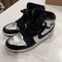 Jordan 1 - Size 2y