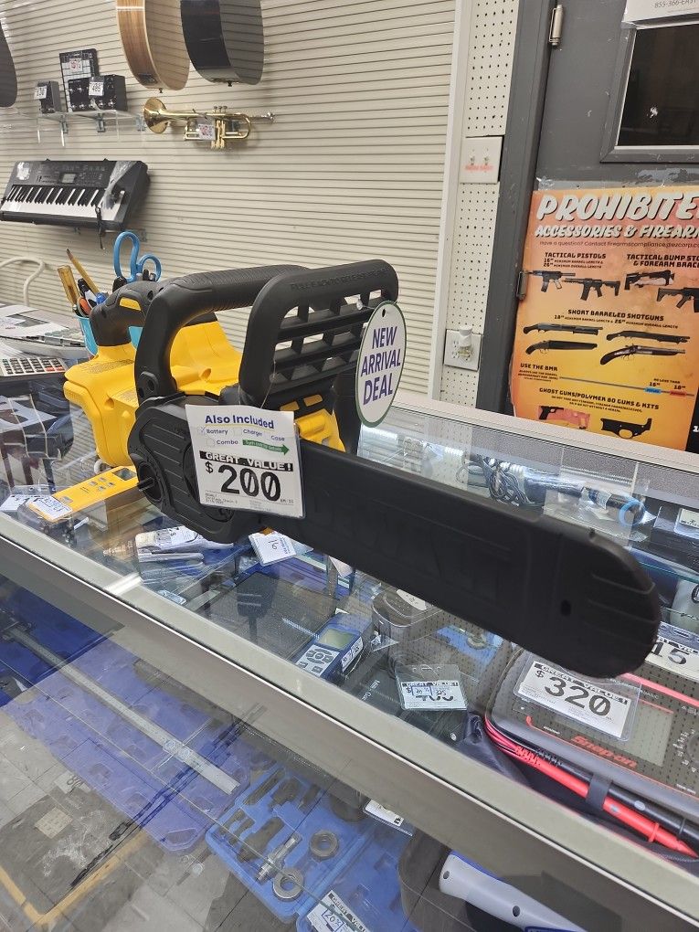 Dewalt Cordless Chainsaw. Model DCCS620