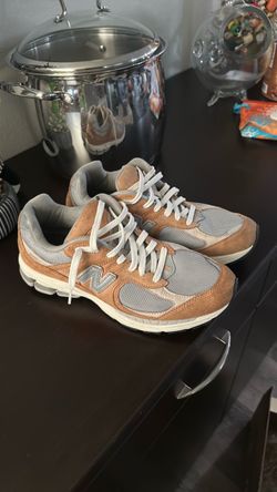 New BALANCE Men's 2002R